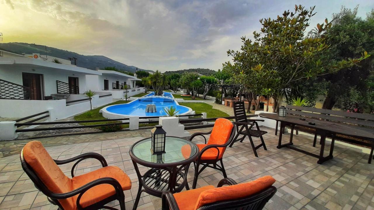 Holiday House Скиатос Экстерьер фото