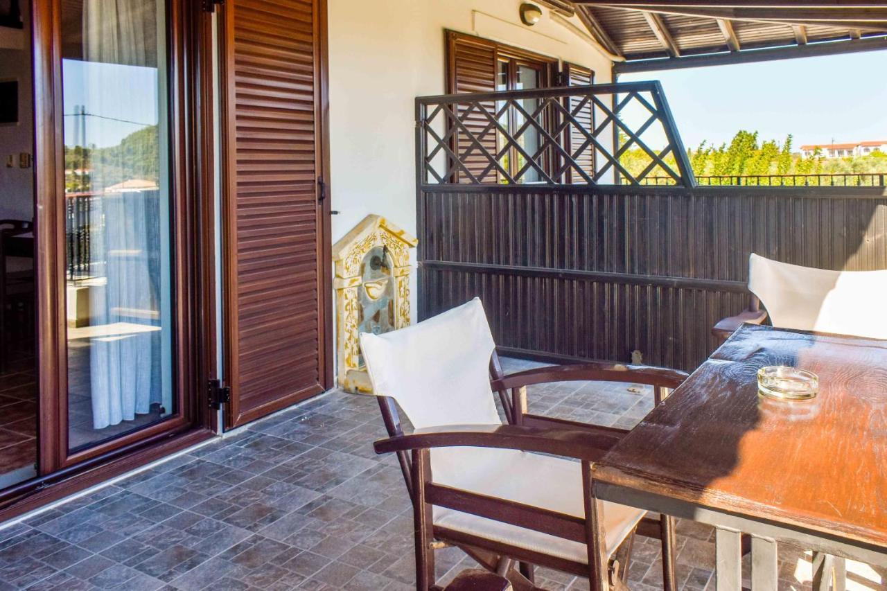 Holiday House Скиатос Экстерьер фото
